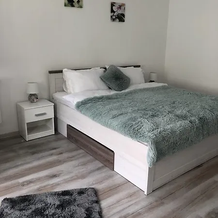 Apartment Queen's